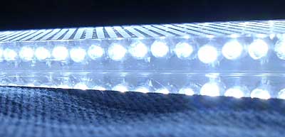 beveik 100 LED